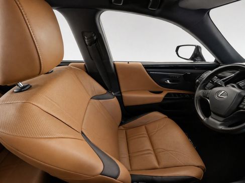 Used 2021 Lexus ES 350 Ultra Luxury w/ Accessory Package 2 FWD image 11