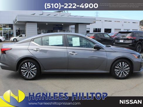 Used 2025 Nissan Altima 2.5 SV FWD image 6