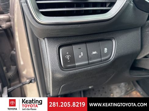 Used 2019 Hyundai Santa Fe SE image 12