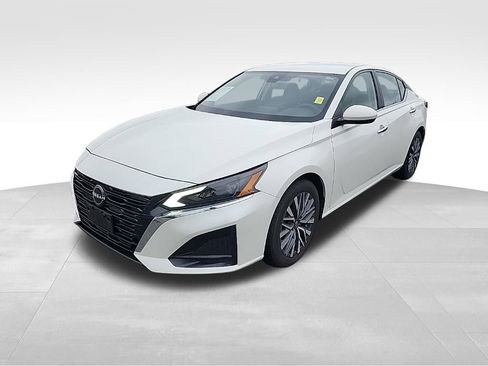 Used 2023 Nissan Altima 2.5 SV image 8