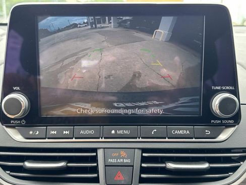 Used 2025 Nissan Altima 2.5 SV FWD image 43