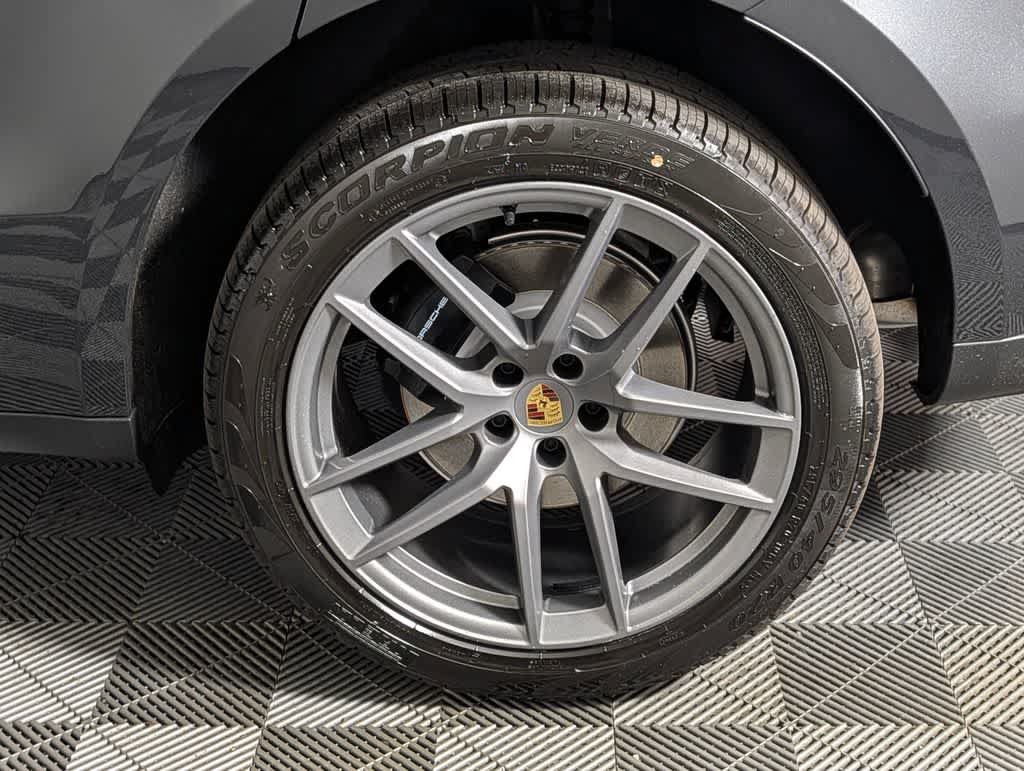 Used 2026 Porsche Macan AWD/4WD image 12