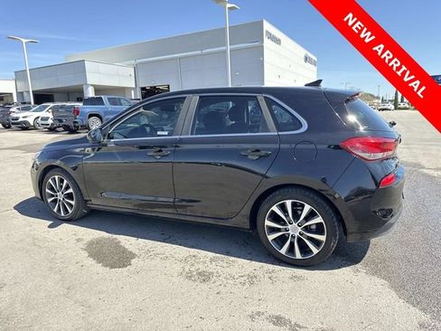 Used 2018 Hyundai Elantra GT image 7