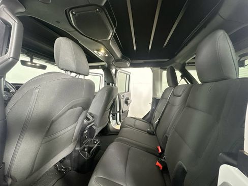 Used 2021 Jeep Wrangler Unlimited Sport AWD/4WD image 13