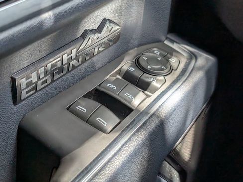 Used 2022 Chevrolet Silverado 1500 High Country w/ Technology Package AWD/4WD image 27