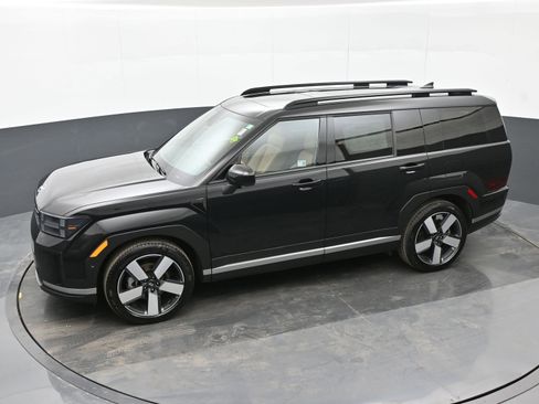 Used 2025 Hyundai Santa Fe Limited image 33