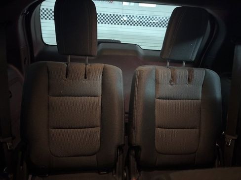 Used 2016 Ford Explorer XLT image 46