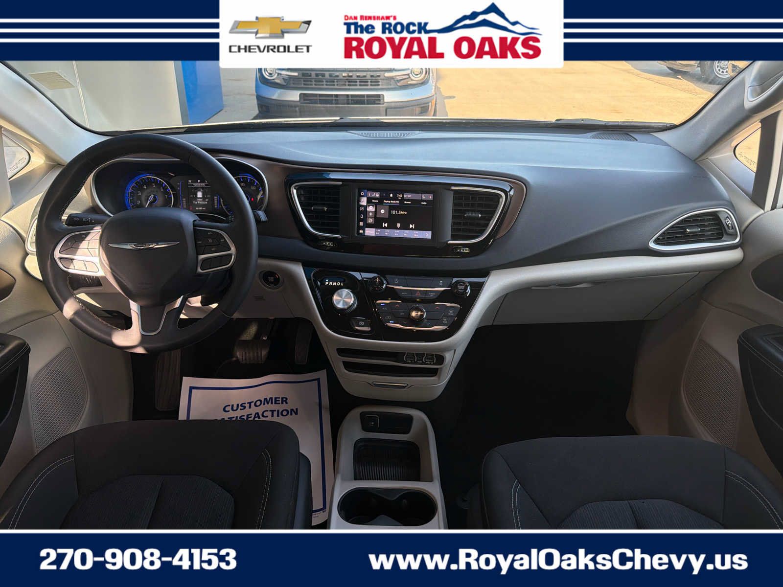 Used 2023 Chrysler Voyager LX FWD image 25