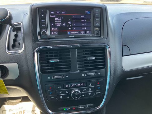 Used 2018 Dodge Grand Caravan GT image 18