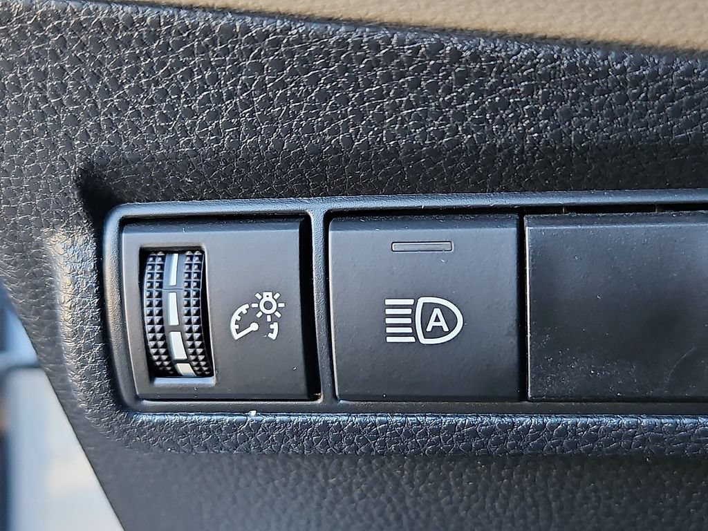Used 2023 Toyota Corolla Cross L FWD image 24