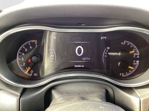 Used 2018 Jeep Grand Cherokee Altitude image 11