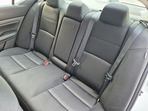 Used 2024 Nissan Altima 2.5 SV FWD image 29
