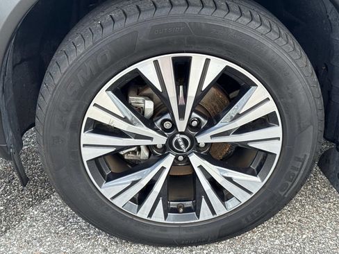 Certified 2023 Nissan Rogue SV image 11