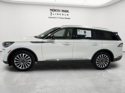 Used 2023 Lincoln Aviator Reserve w/ Equipment Group 201A AWD/4WD image 2