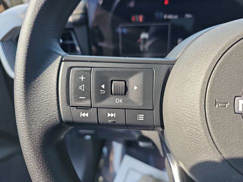 Used 2026 Nissan Kicks SV w/ SV Premium Package FWD image 14