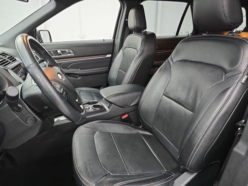 Used 2019 Ford Explorer Limited w/ Class III Trailer Tow Package image 16