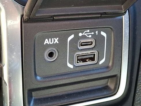 Certified 2021 Jeep Wrangler Unlimited Sahara AWD/4WD image 26