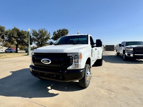 Used 2022 Ford F350 XL image 6