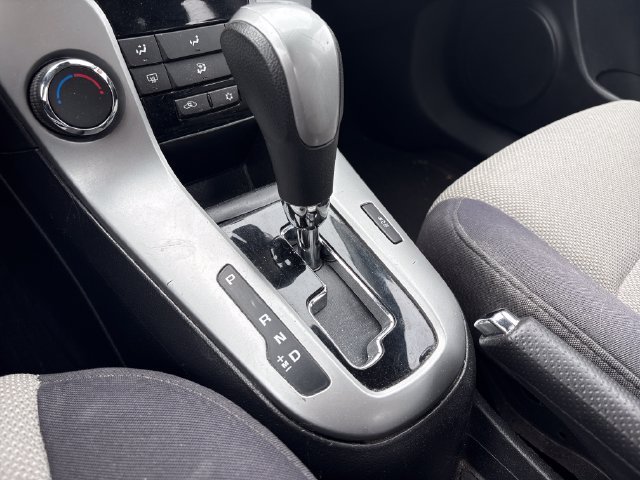 Used 2014 Chevrolet Cruze LS FWD image 21