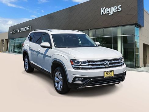 Used 2019 Volkswagen Atlas SE w/ Towing Package FWD image 3