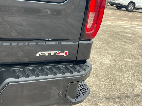 Used 2024 GMC Sierra 1500 AT4 w/ AT4 Preferred Package AWD/4WD image 12