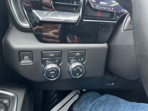 Used 2023 GMC Sierra 1500 SLE image 13