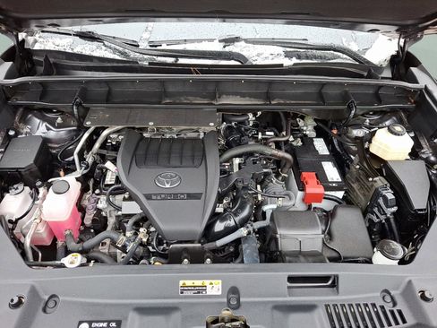 Used 2023 Toyota Highlander XLE image 22
