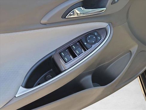 Used 2022 Chevrolet Malibu LS FWD image 10