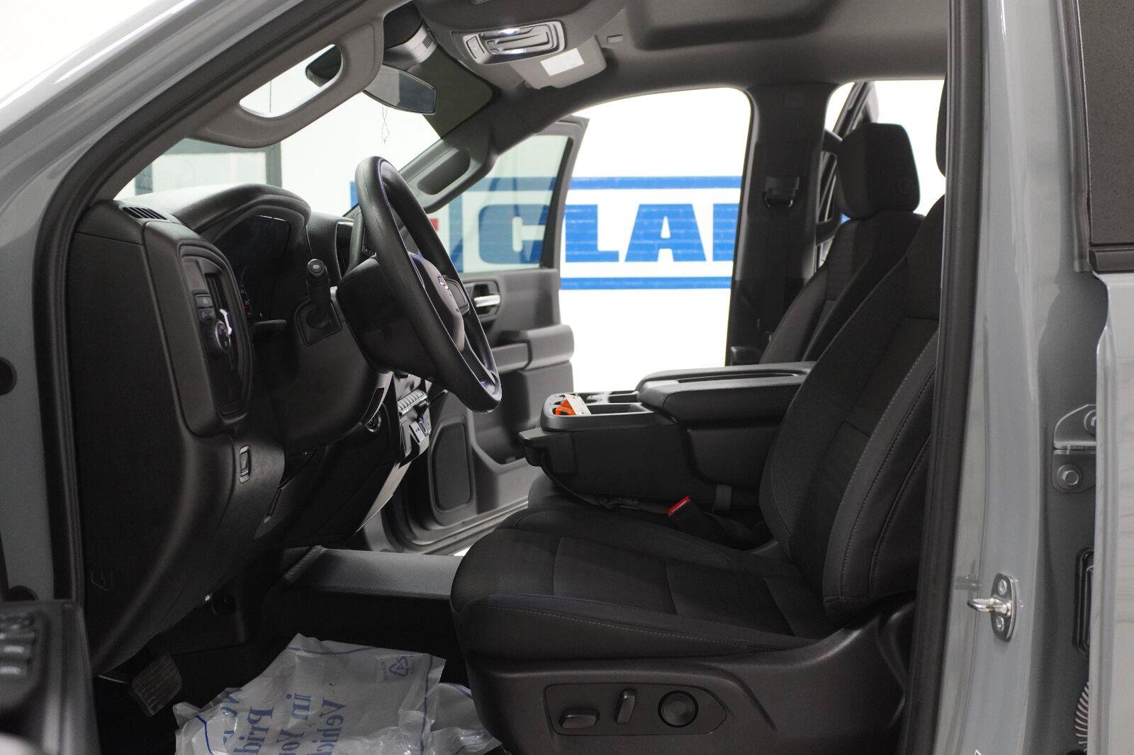 Used 2024 Chevrolet Silverado 1500 Custom RWD image 5