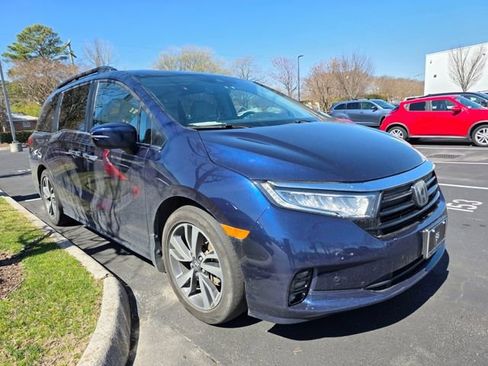 Used 2023 Honda Odyssey Touring image 3