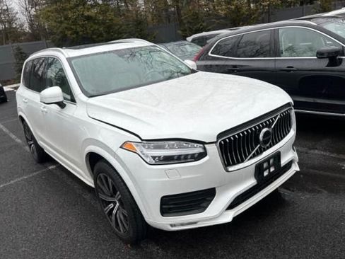 Used 2023 Volvo XC90 B5 Core w/ Climate Package image 2