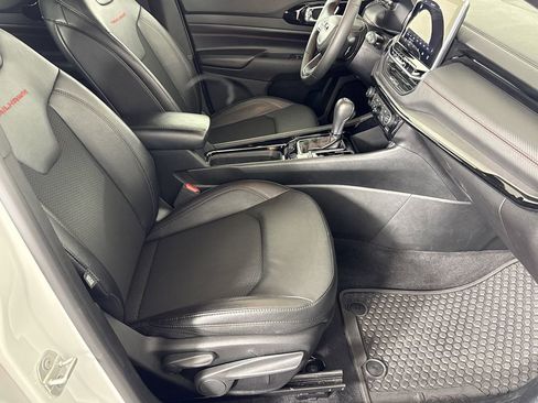 Used 2024 Jeep Compass Trailhawk image 11