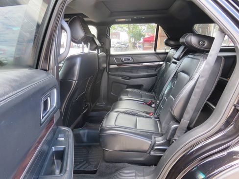 Used 2017 Ford Explorer Platinum AWD/4WD image 22