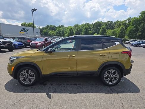Used 2024 Kia Seltos S AWD/4WD image 4