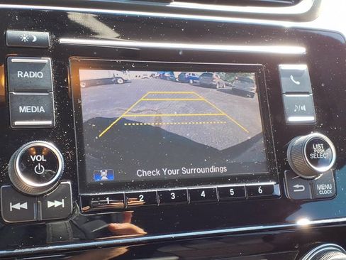 Used 2017 Honda CR-V LX image 15