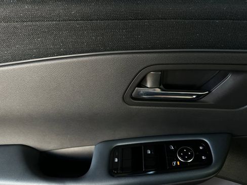 New 2026 Nissan Leaf SV+ w/ Floor Mat Package (SV+) image 13