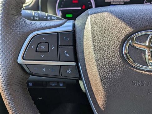 Used 2021 Toyota Sienna Platinum image 11