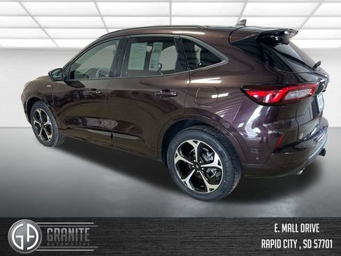 Used 2023 Ford Escape ST-Line Elite w/ Premium Technology Package AWD/4WD image 4