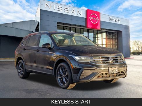 Used 2023 Volkswagen Tiguan SE image 2