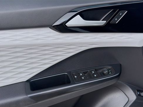 Certified 2022 Volkswagen Taos S FWD image 16