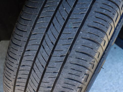 Used 2024 Nissan Versa S w/ Trunk Package image 19