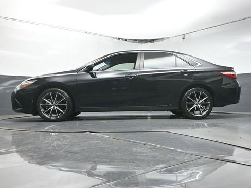 Used 2015 Toyota Camry XSE FWD image 40