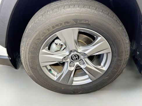 Used 2024 Toyota RAV4 XLE w/ Convenience Package image 14