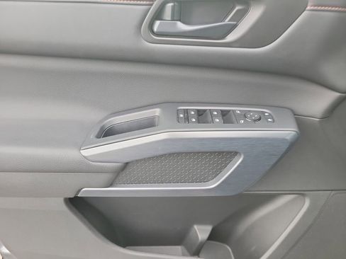 Used 2025 Nissan Pathfinder Rock Creek image 16