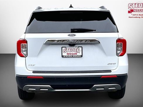 Used 2023 Ford Explorer XLT w/ Equipment Group 202A image 5