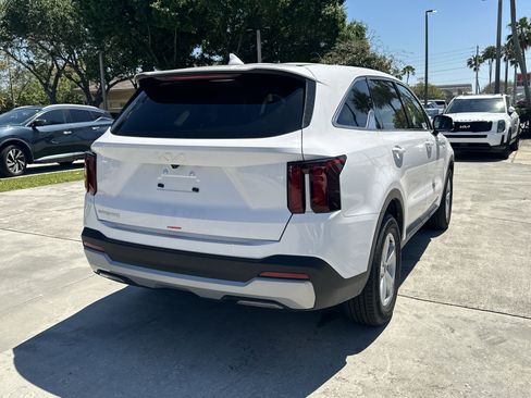 New 2026 Kia Sorento LX FWD image 6