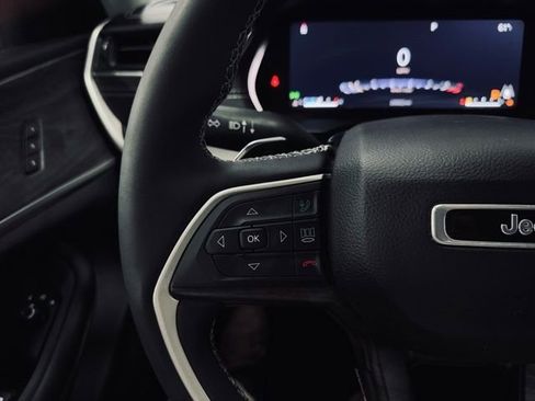 Used 2023 Jeep Grand Cherokee L Limited w/ Trailer Tow Group (B) image 31