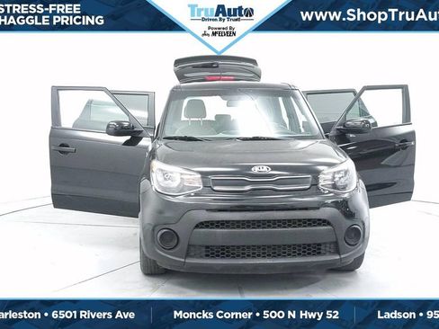 Used 2017 Kia Soul FWD image 32