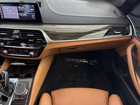 Used 2020 BMW 530i w/ M Sport Package RWD image 29