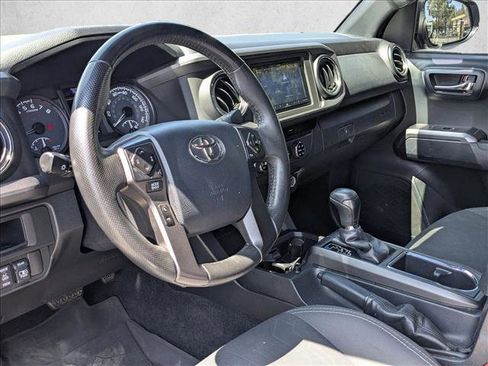 Used 2017 Toyota Tacoma TRD Off-Road w/ Tow Package image 10